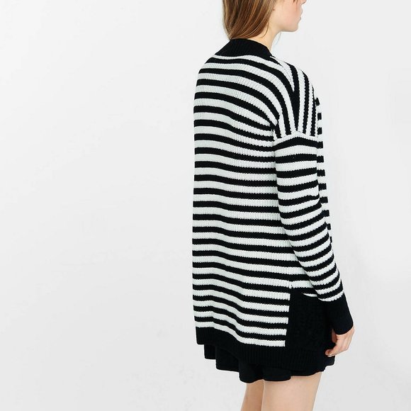 Express shaker knit pocket cover-up Jacket Sweater Cardigan size M - Picture 2 of 7